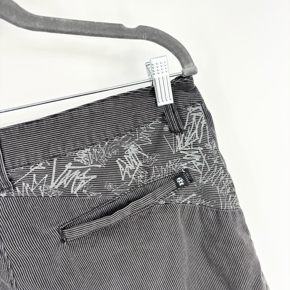 Vintage Vans Skateboarding Shorts Striped Loose Fit‎ Grunge Skater Y2K - Picture 6 of 8